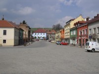 Na náměstí v Lukách: Náměstí v Lukách nad Jihlavou. (jaro 2005)