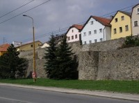 Hradby podél Brněnské ulice