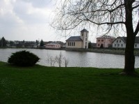 Centrální rybník: Rybník na návsi v obci Kozlov u Jihlavy
