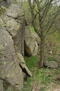 Sfingy u Měděnce: úpatí skalek