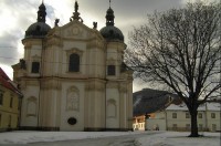 Osek: klášter