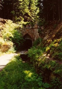 Schwarzenberský kanál: horní portál tunelu