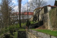 Děčínský zámek: pohled od K centra do zahrady