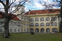 Teplice - zámek: pohled na zámek ze zámecké zahrady