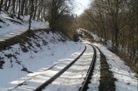 pod hradem: železniční trať pod hradem