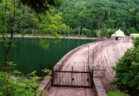 Janovská přehrada: hráz