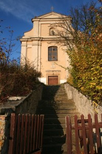 Sutom - kostel a pam.chr. areál sv.Petra