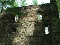 Kašovice: ruiny bývalé tvrze