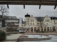 hlavní náměstí (Denkmalplatz) s pomníkem S. Kneippa