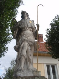 Socha archanděla Rafaela v Rájci-Jestřebí