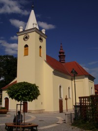 Kostel sv. Vavřince v Brně - Řečkovicích (umělecká výzdoba) a jeho okolí