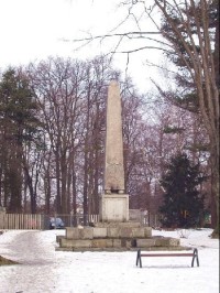 Pomník na ruském hřbitově: Pomník na ruském hřbitově