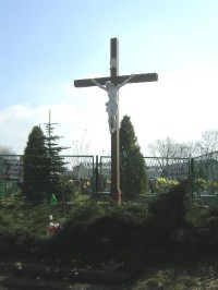 Łaziska Górne - kříž u kostela