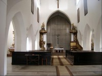 Kostel svatého Gotharda: Hlavní oltář kostela je rokokový od I.F.Platzera z roku 1781.