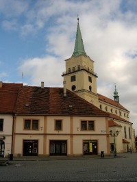 Kostel Panny Marie SNěžné a náměstí T.G.Masaryka