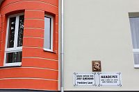 Zdeněk Svěrák škole zaslal zdravici a vyjádřil potěšení nad tím, že „Mistr“ konečně zakotvil i ve světě základního uměleckého vzdělávání.