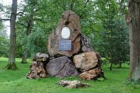 Pomník Clary Nonnerové