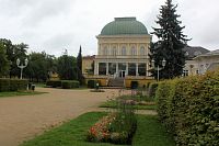 Ve 20. století se funkce budovy postupně proměňovala, ale její společenský charakter zůstal zachován.