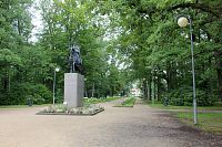 První úpravy parku vycházely z tehdejšího ideálu lázeňských zahrad – kombinace pravidelných alejí, otevřených travnatých ploch a romantických vyhlídek.