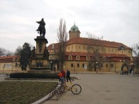 Poděbrady - zámek a pomník krále Jiřího