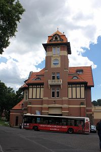 Lanovka Imperial – Budova stanice Imperial, horní stanice lanovky.