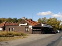 Na Plůtku - Kačák: restaurace při silnici č. 606