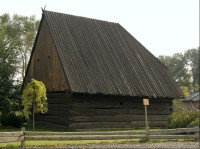 Skanzen: Areál venkovských staveb nebo chcete-li skanzen se nachází v zahradách a je, stejně jako muzeum na hradě, ukázkou venkovského života dob minulých. Můžete si tu z blízka prohlédnout větrný mlýn, zvonici, špejchar, vinný sklípek, salaš, milíř 