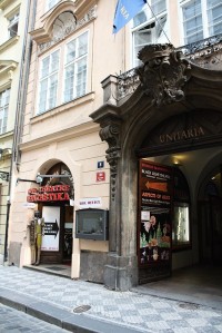 Praha -  Karlova ulice - Divadlo Ta Fantantastika