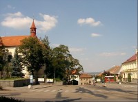 náměstí v Hořovicích: pohled na náměstí - vpravo radnice,vlevo kostel