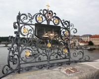 Karlův most – Místo, kde byl svržen Sv.Jan Nepomucký