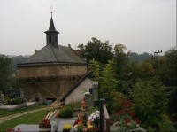 Kostel sv.Ludmily: Patronát nad tímto kostelíčkem měla od založení až do roku 1950 Kapitula u sv. Víta v Praze na Hradčanech.