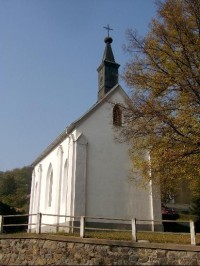 Otvovice - kaplička: kaple sv. Prokopa postavena 1716 a rozbořena 1832 kdy řádil mor v Otvovicích. Na stejném místě byl postaven nový kostelík v gotickém slohu jako jedinečnost v širokém okolí