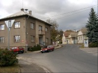 Obecní úřad v Braškově: Katastr obce zaujímá rozlohu 477 ha, obec má 872 obyvatel.