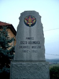 Památník: památník u hasičské zbrojnice