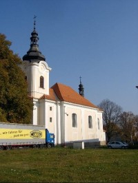 kostel Všech svatých: Nejcennější památkou je kostel Všech svatých, který vystavěl valdštejnský stavitel F. X. Pree. 