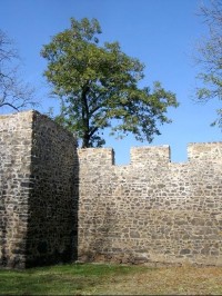 Jižní stupňovité hradby