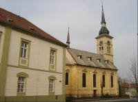Evangelický kostel: pohled z ul. Husova