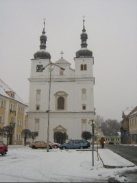 Kostel na náměstí v Březnici