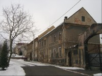 V obci Hošnice: V polovině devatenáctého století byla v blízkosti obce otevřena šachta, ale po vytěžení uhlí byla v roce 1892 uzavřena.