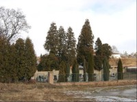 Hřbitov na jihu obce