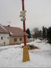 Rozcestník: zeleně značená cesta - Jevany - Kozojedy - Doubravčice - Český Brod