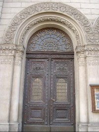 Vchod do synagogy
