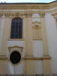 Detail hlavní lodi kostela