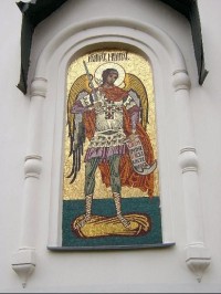 Mozaika na východní straně kostela