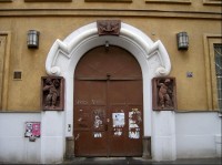 Brána v Kubelíkově ulici