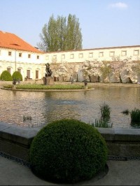 Rybník ve Valdštejnské zahradě