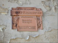 Dům R.Hofmaistera: Pamětní deska na domě,kde žil a psal Rudolf Hofmaister