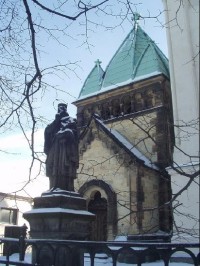 Praha-Čakovice - kaple u kostela sv. Remigia