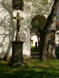kříž u kostela sv. Juliány