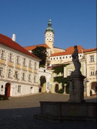 mikulovský zámek z náměstí